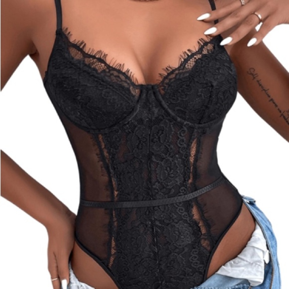 Elegant Black Lace Chemise